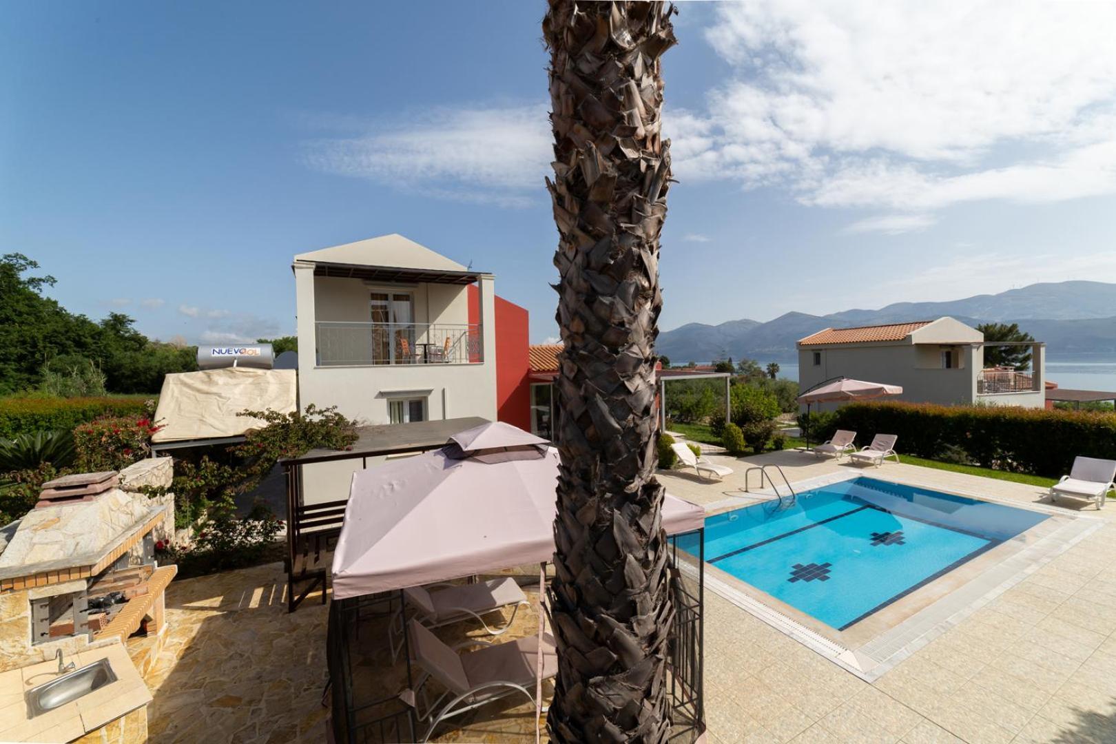 Apolafsi Aparthotel Lixouri Exterior photo