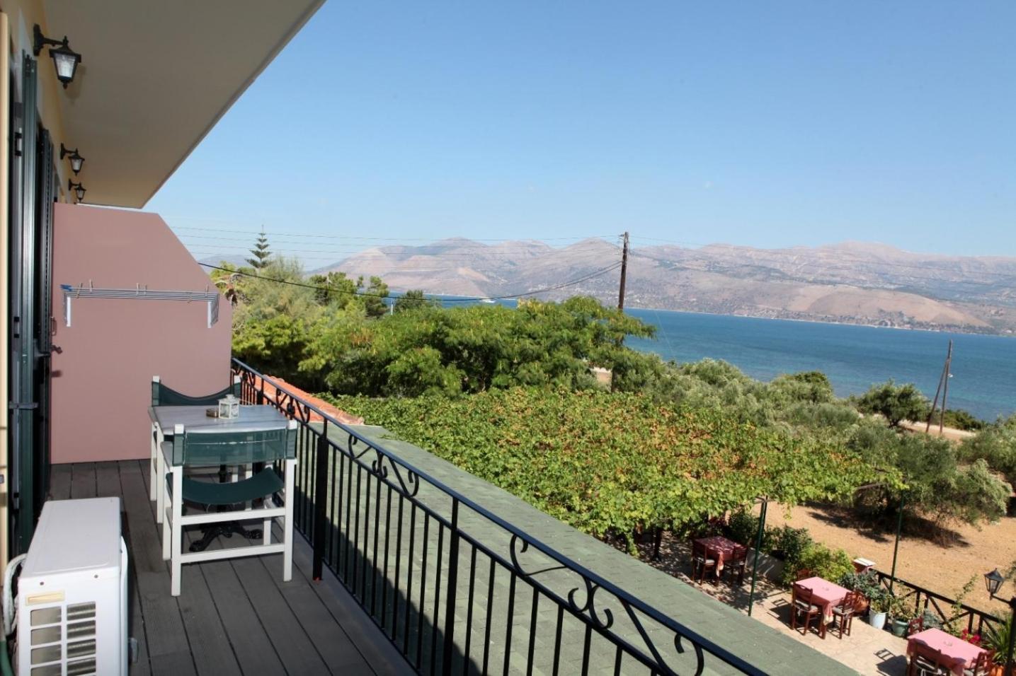 Apolafsi Aparthotel Lixouri Exterior photo